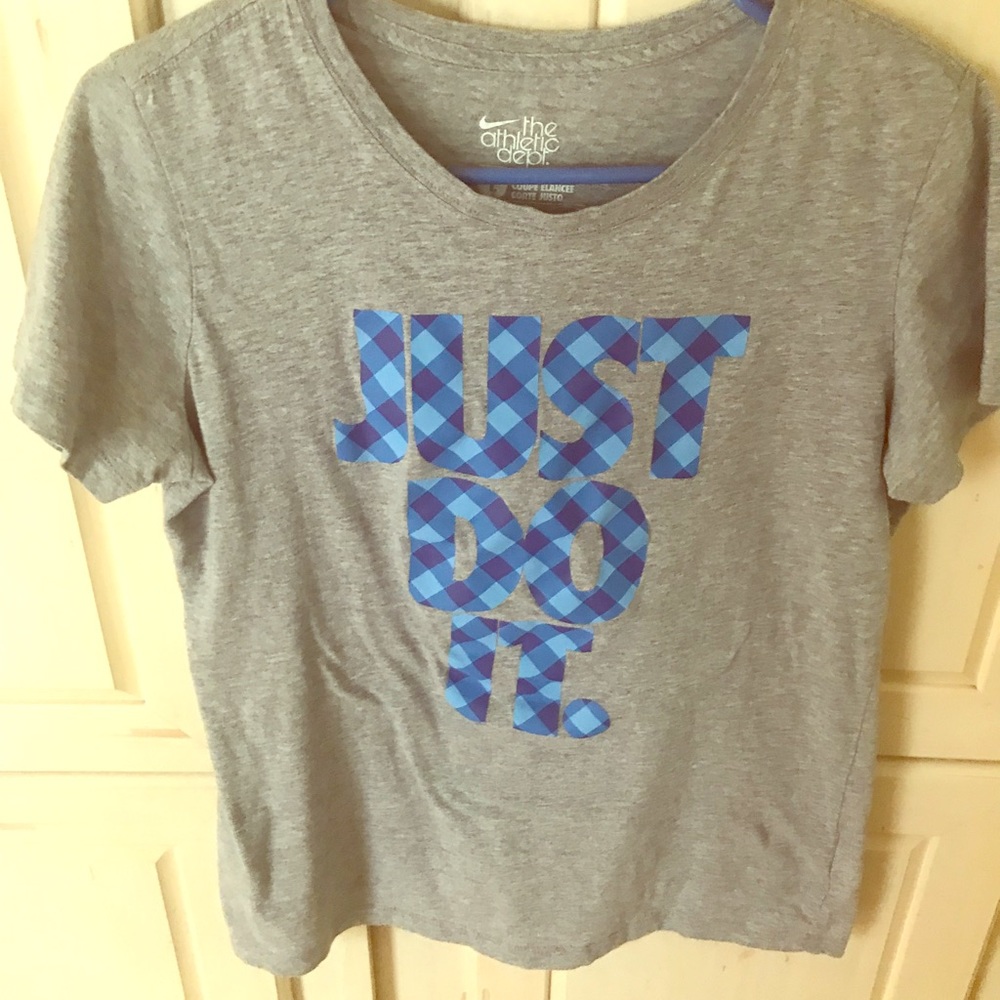 ❤️😍Nike Tee 😍❤️